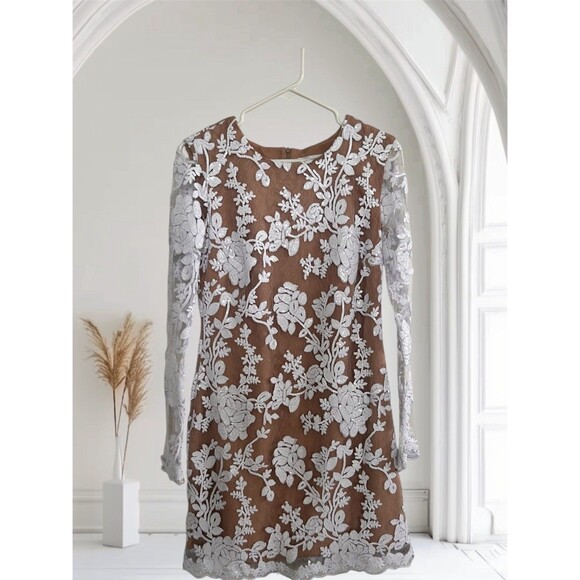 Dress The Population Dresses & Skirts - Dress the Population Grace White Sequin Over  Nude Beige Mini Cocktail Dress M